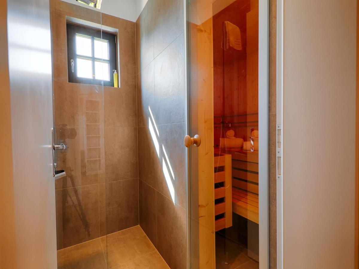 Reetland Am Meer - Luxus Reetdachvilla Mit 3 Schlafzimmern, Sauna Und Kamin F18 Dranske Zewnętrze zdjęcie