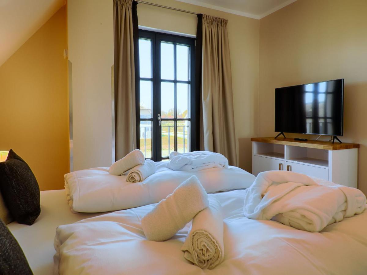 Reetland Am Meer - Luxus Reetdachvilla Mit 3 Schlafzimmern, Sauna Und Kamin F18 Dranske Zewnętrze zdjęcie